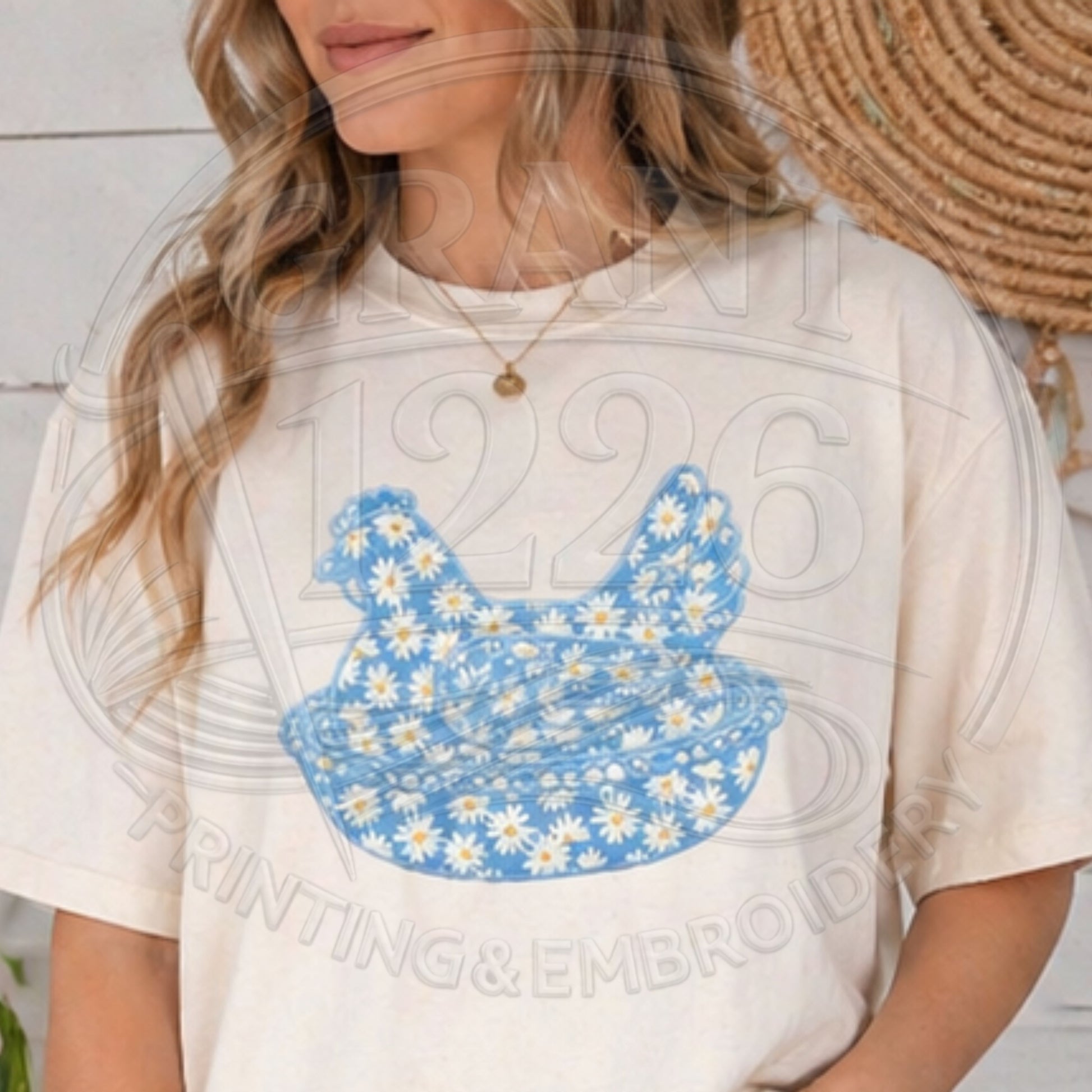 Minimal ivory farmhouse chicken applique embroidered tee