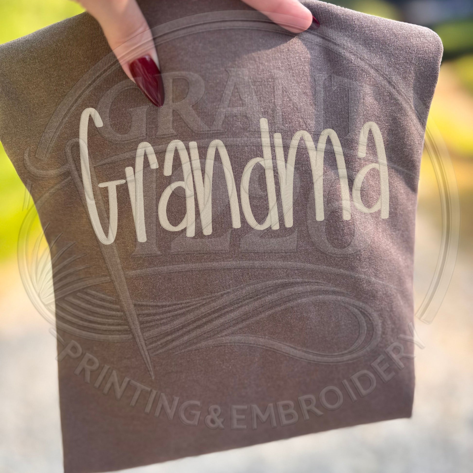 Minimalist embroidered grandma wear